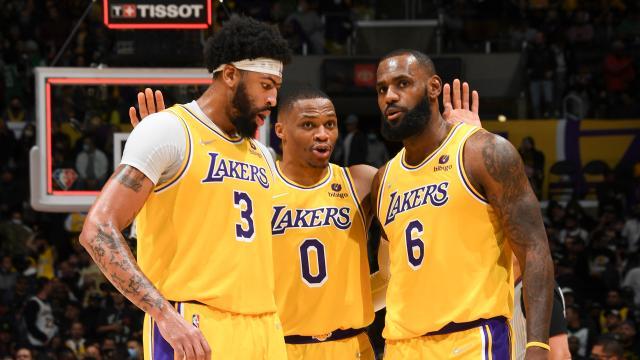 lakers-trio012722.jpg