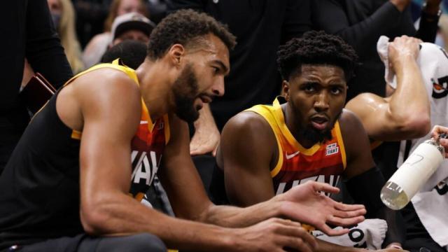 1643398434_Jazz-All-Stars-Donovan-Mitchell-et-Rudy-Gobert-exclus-contre-les-1024x576.jpg