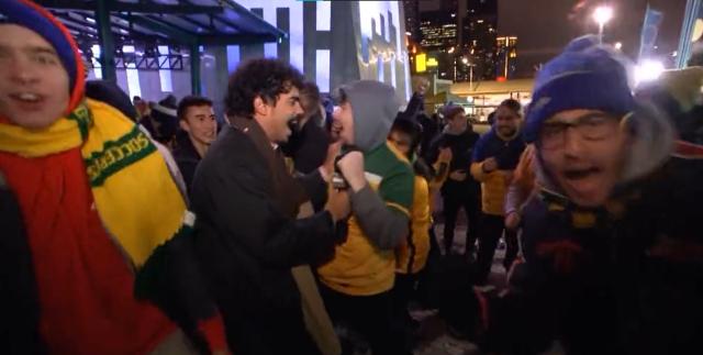 赶上世界杯末班车 冬天大清早疯狂庆祝的澳洲球迷