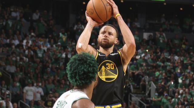 steph-curry-GettyImages-1241188186.jpg