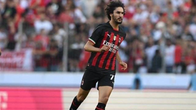 penampilan-yacine-adli-bersama-klub-barunya-ac-milan.jpg