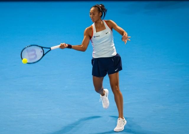 WTA巡回赛2025赛程__女单排名直播签表全掌握2025男女职业网球选手奖金收入排行榜出炉有些奖金不能全装兜里