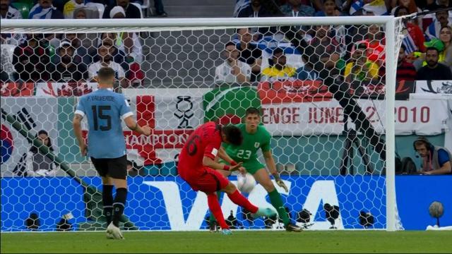 【世界杯】黄义助飞机戈丁中柱，乌拉圭暂0比0韩国-第9张图片