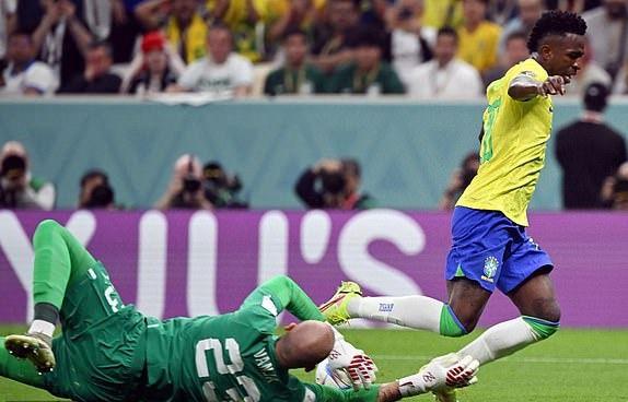 【世界杯】理查利松双响 巴西两中框2比0胜塞尔维亚-第19张图片