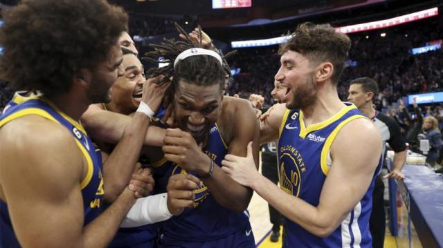 kevon-looney-celebration-GettyImages-1453905683.jpg