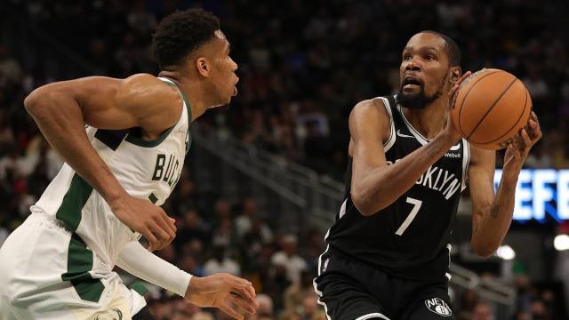 giannis-kevin-durant-bucks-nets.jpg