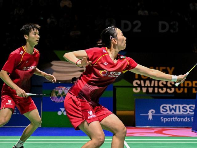 hasil-final-badminton-asia-championship-2023-zheng-siwei-huang-yaqiong-ditumbangkan-jiang-zhenbang-wei-yaxin-MR4L8CcYYj.jpg