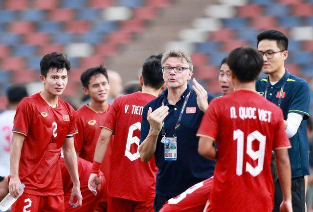 特鲁西埃将率越南U20国青队出战杭州亚运会.jpg