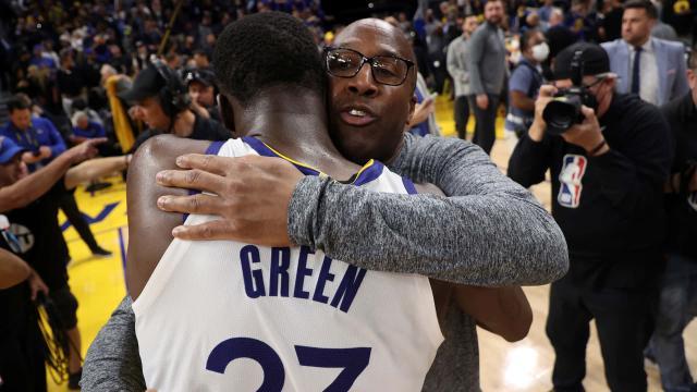 golden-state-warriors-assistant-coach-mike-brown-and-draymond-green-26pru8t3oz8uthl9.jpg