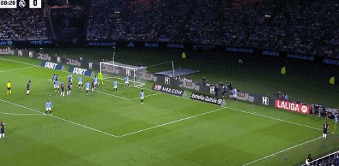 头球一比0.gif