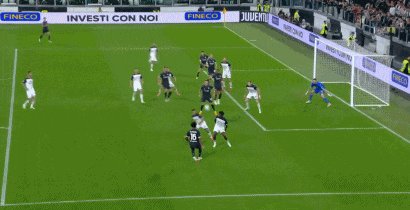 1696662302075012188.gif