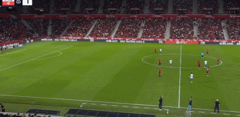 1696662332269017375.gif
