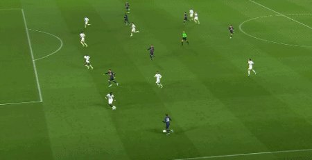 1704322568483083585.gif