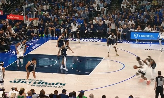 1716789812611078619.gif