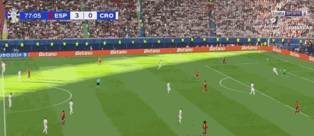 罗德里送点.gif