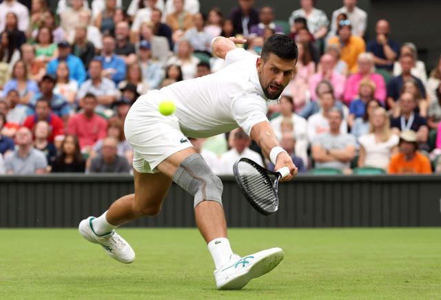 Djokovic-knee-bend-scaled.jpg