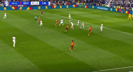 1720569215049014198.gif