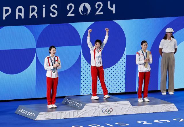 巴黎奧運會｜跳水——女子10米跳臺決賽：全紅嬋、陳芋汐包攬金銀牌XxjpseC011141_20240806_MVPFN0A001.jpg
