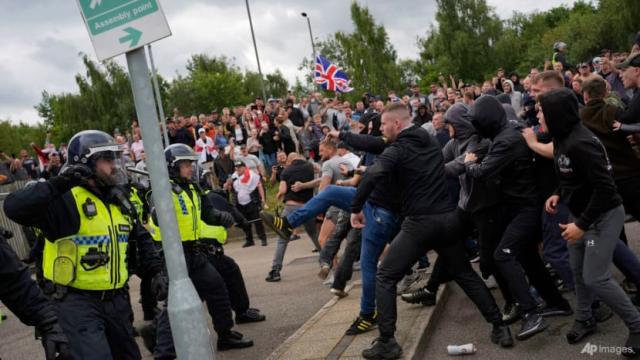 britain_protests_18266.jpg