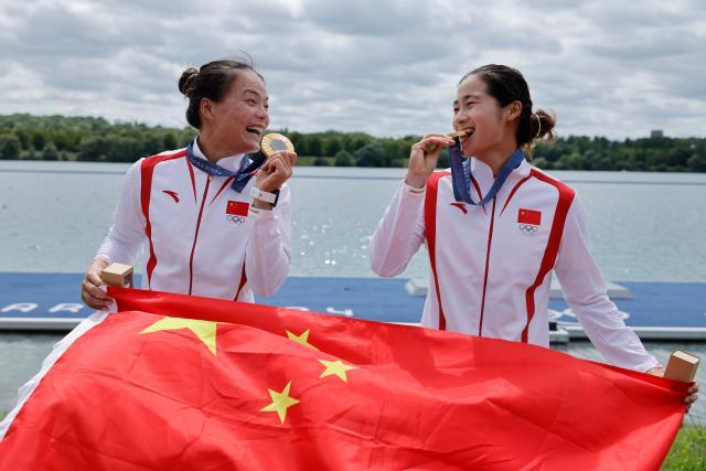 巴黎奥运会丨皮划艇静水——女子双人划艇500米决赛：徐诗晓_孙梦雅夺得金牌XxjpseC010631_20240809_MVPFN0A001.jpg