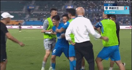 杨明洋.gif