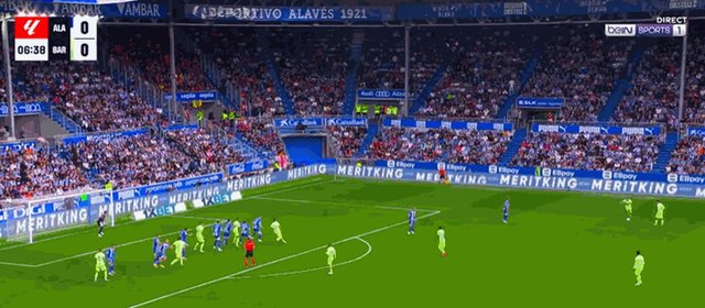 0-1莱万.gif