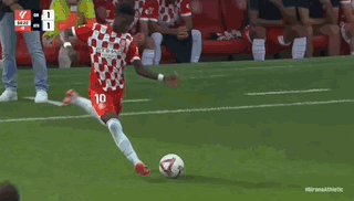 1728452379321067987.gif