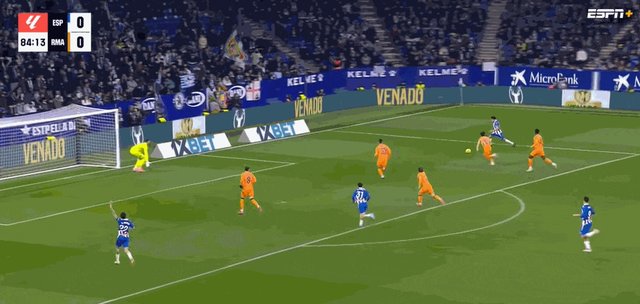 1-0卡洛斯·罗梅罗.gif