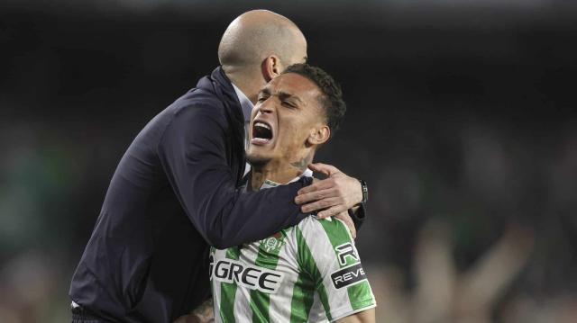 antony-betis-comemora-scaled-e1746394056646.jpg