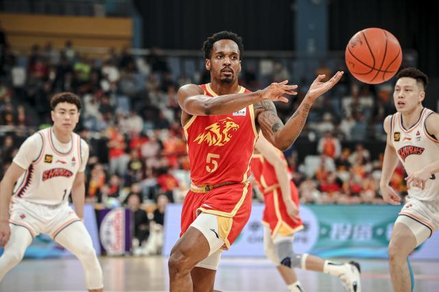 （體育）（3）籃球——CBA常規(guī)賽：浙江方興渡勝上海久事XxjpseC007309_20250317_PEPFN0A001.jpg