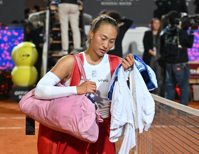 （体育）（14）网球——WTA1000罗马站：郑钦文无缘决赛XxjpseC007008_20250516_PEPFN0A001.jpg