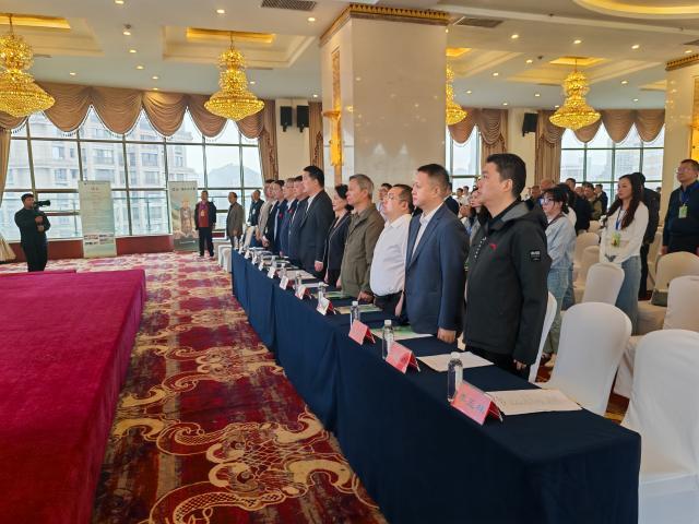 奏国歌.jpg