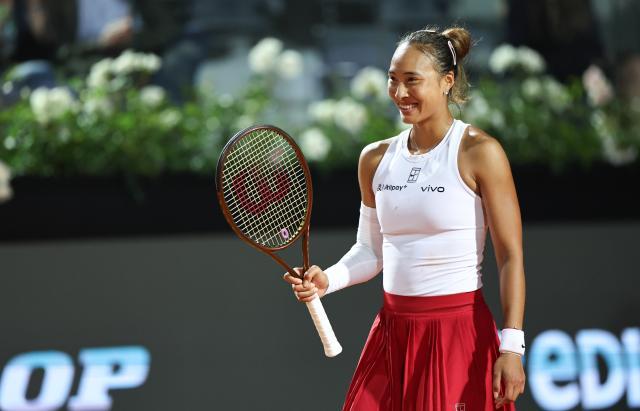 （体育）（6）网球——WTA1000罗马站：郑钦文晋级半决赛XxjpseC007020_20250515_PEPFN0A001.jpg