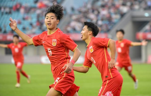 #（体育）（1）足球——呼和浩特国际锦标赛：中国U16队夺冠XxjpseC007332_20250601_PEPFN0A001.jpg