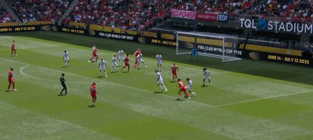 1750032846015082476.gif