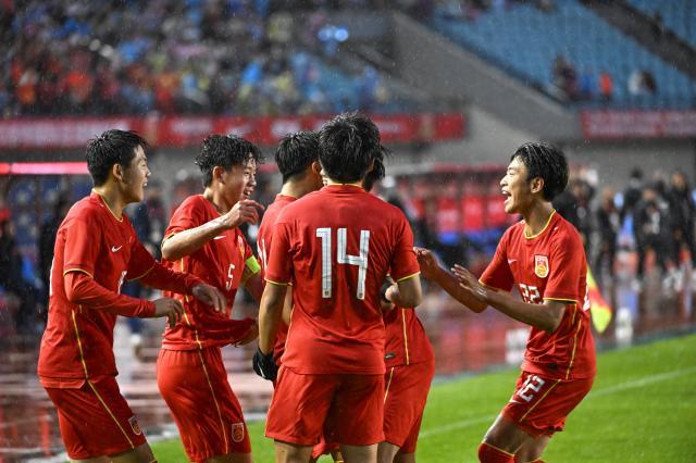 （体育）（8）足球——呼和浩特国际锦标赛：中国U16队平越南U16队XxjpseC007303_20250530_PEPFN0A001.jpg