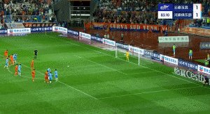 恩里克点球.gif