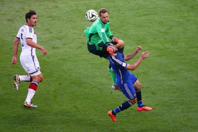 neuer-higuain.jpg