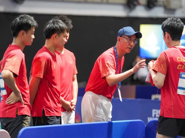 （体育）（4）大运会——乒乓球男子团体决赛：中国队获得银牌XxjpseC007109_20250721_PEPFN0A001.jpg