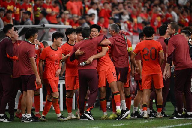 （體育）（2）足球——中國(guó)隊(duì)晉級(jí)U23亞洲杯正賽XxjpseC000234_20250909_PEPFN0A001.jpg