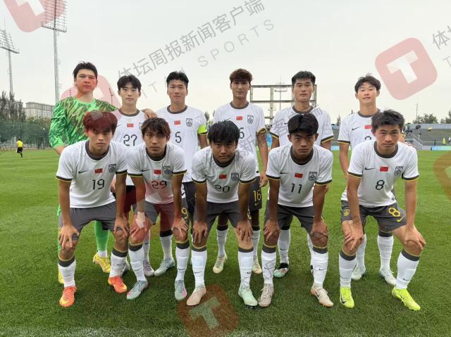 2-中日韩交流会上出战韩国队全家福.jpg