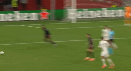 1759363866196006841.gif