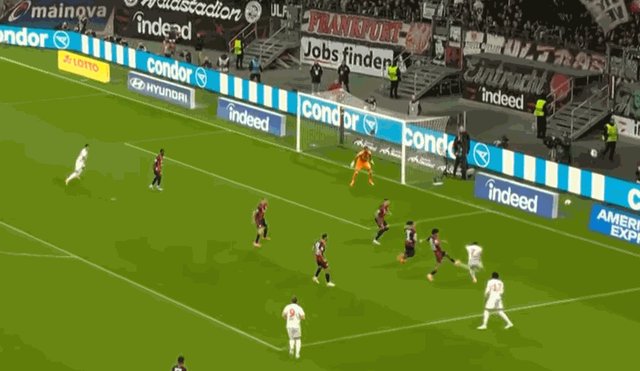 0-1路易斯迪亚斯.gif
