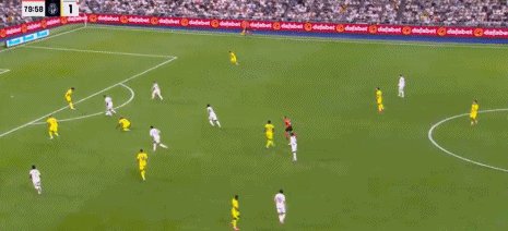 1759634677298088656.gif