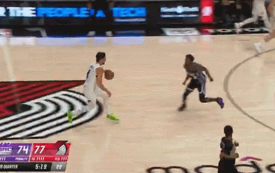 楊瀚森1.gif