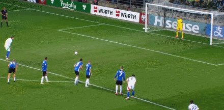 1760227905795082066.gif