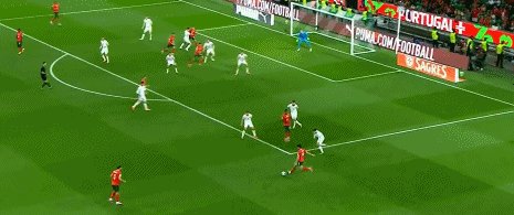 1760227933903034708.gif