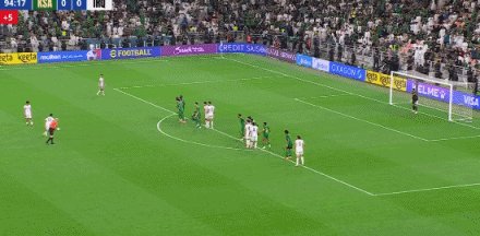 1760486844660082959.gif