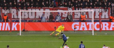 1762294606228011740.gif 步枪32点球.gif