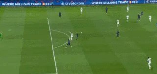 1762296377672061581.gif 拜仁第二球.gif